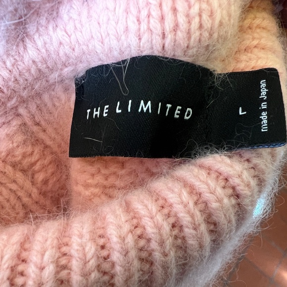 The Limited Peach 50% Angora cable-knit full collar Turtleneck - Picture 5 of 5